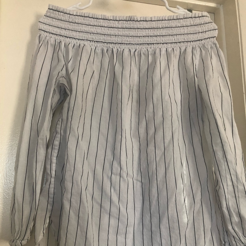Mk shoulder blouse